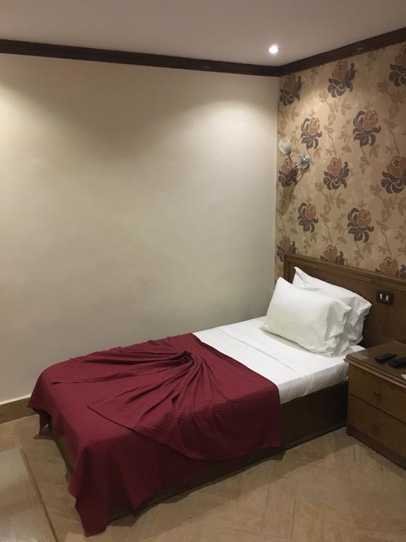 Abeer Hotel อเล็กซานเดรีย ภายนอก รูปภาพ