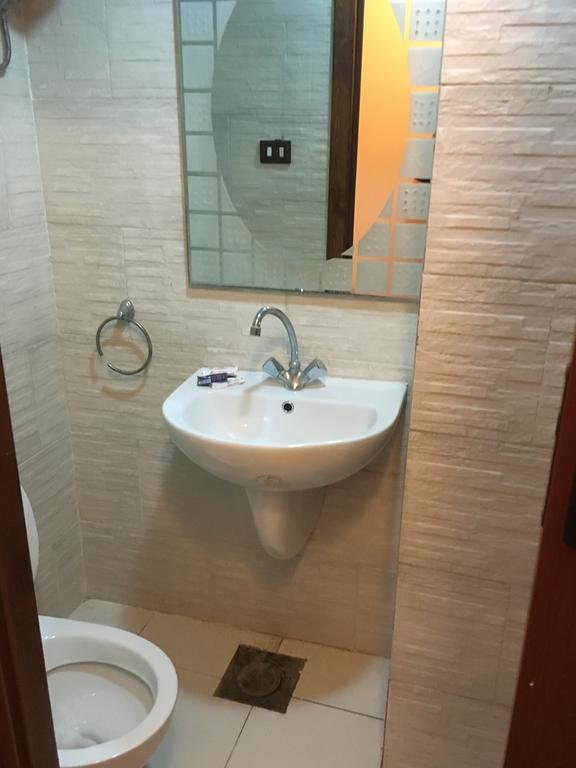 Abeer Hotel อเล็กซานเดรีย ภายนอก รูปภาพ