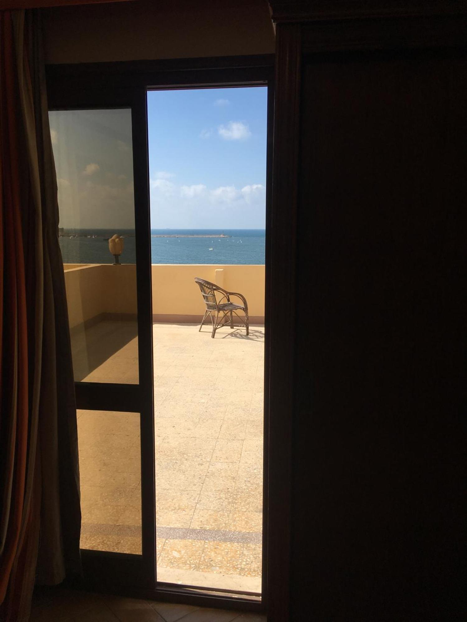Abeer Hotel อเล็กซานเดรีย ภายนอก รูปภาพ