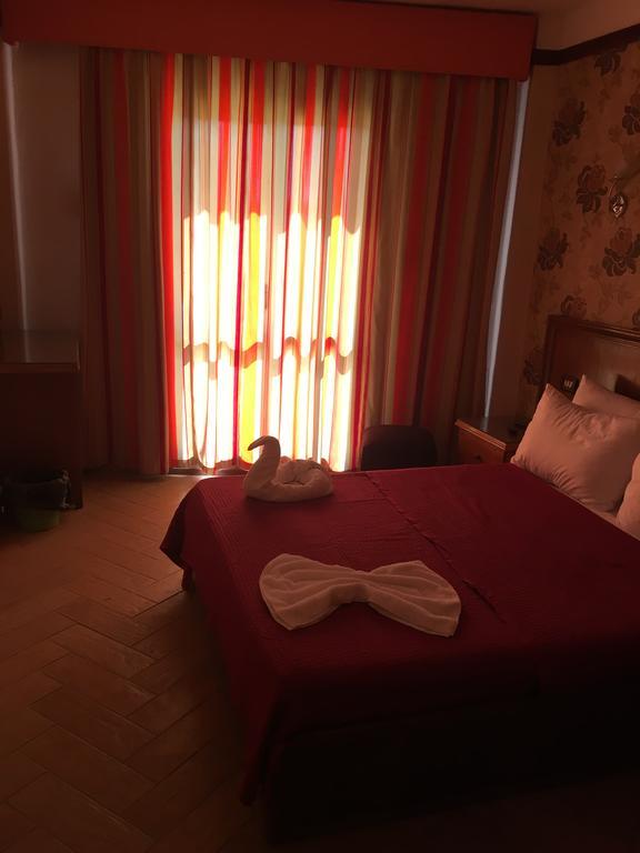Abeer Hotel อเล็กซานเดรีย ภายนอก รูปภาพ